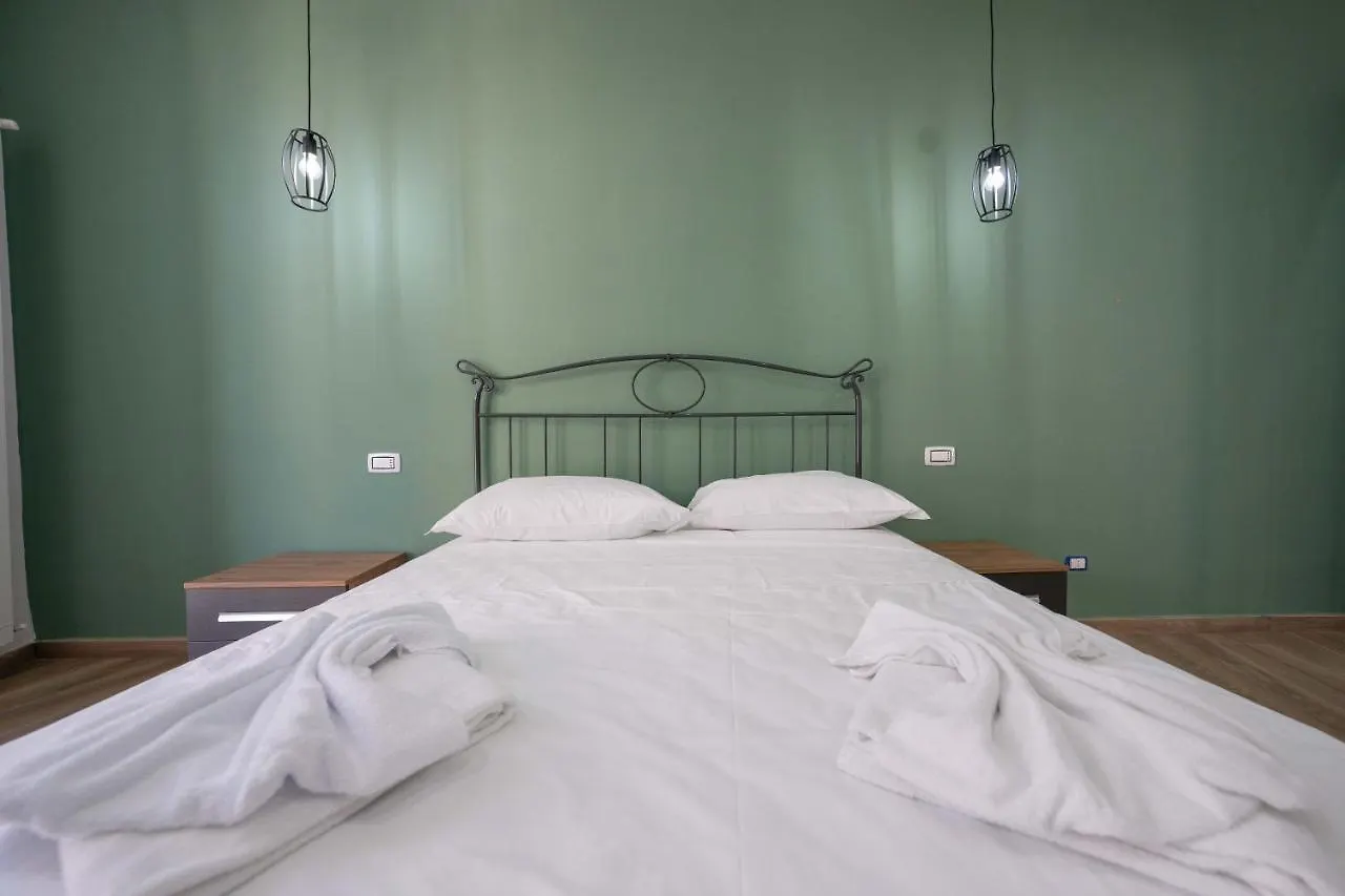 Apartment Queen Mary By Dimorra Naples