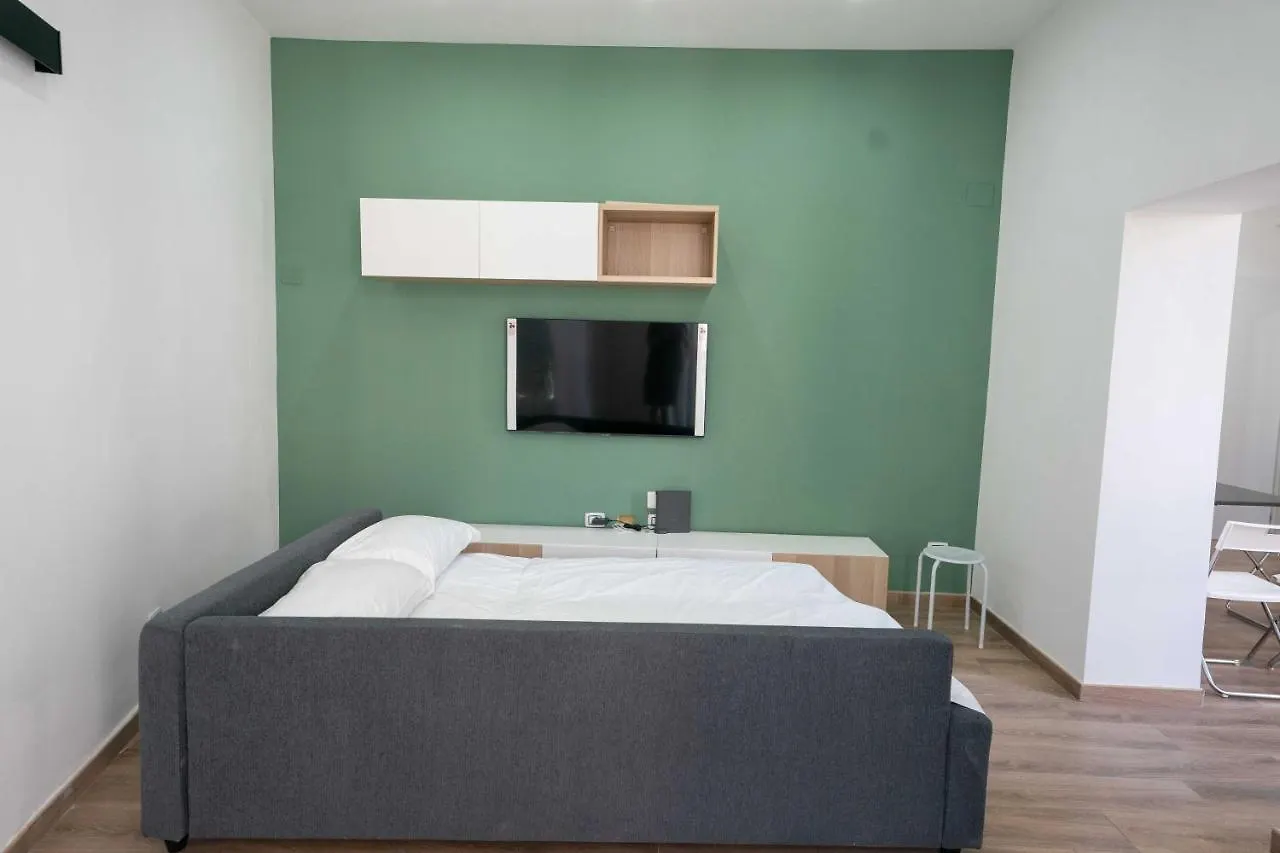 Apartment Queen Mary By Dimorra Naples Italy